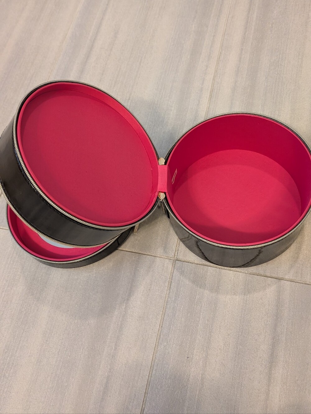 Lancome Round Black Makeup Case with Dual Zippers - Picture 3 of 5